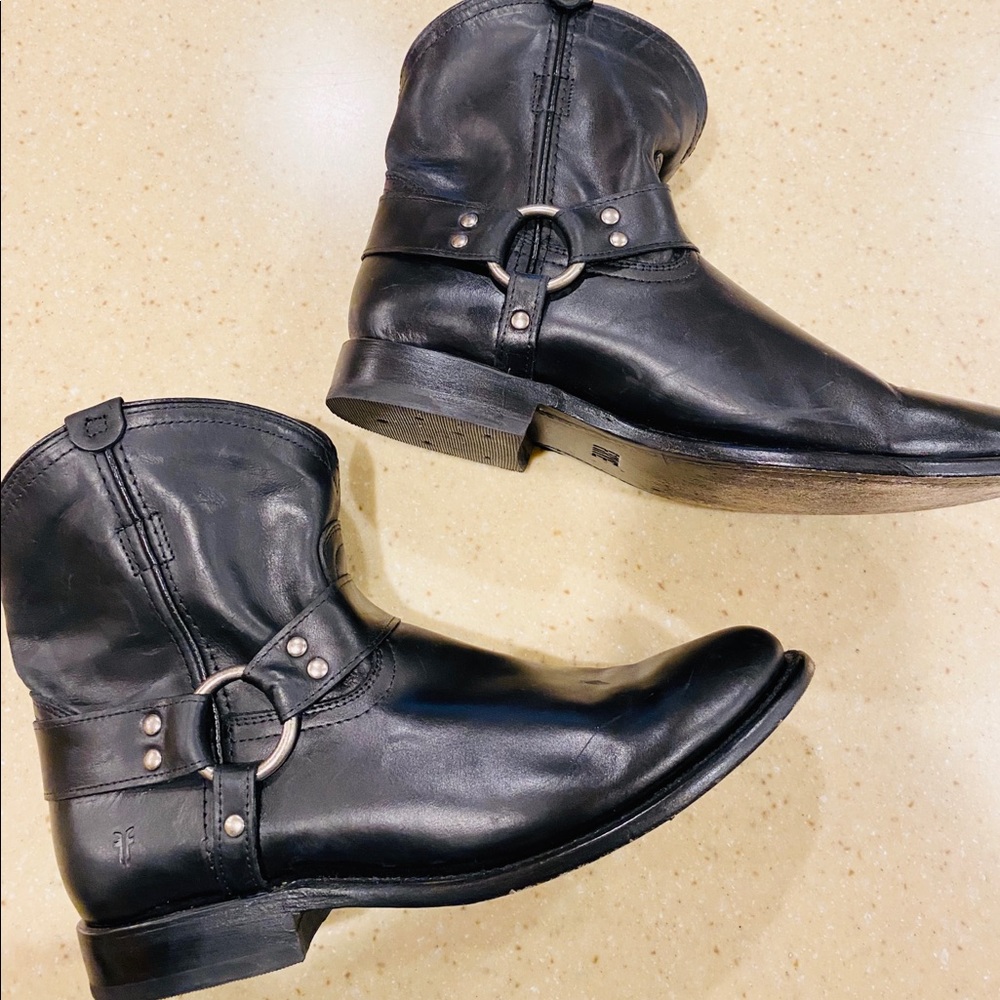 EUC BLACK FRYE LEATHER ANKLE BOOTIES